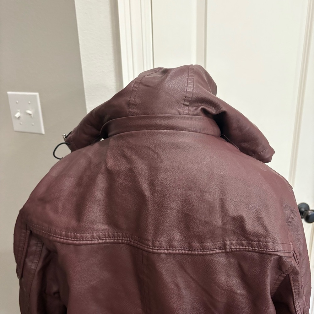 Burgandy faux leather fleece lined removable hood jacket Large GUC Preowned - Picture 5 of 13